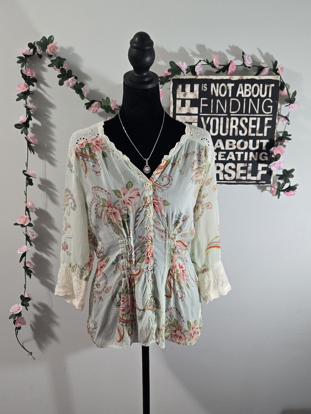 Johnny Was Floral Paisley 100% Rayon Blouse Lace Trim Button Up Top Size S